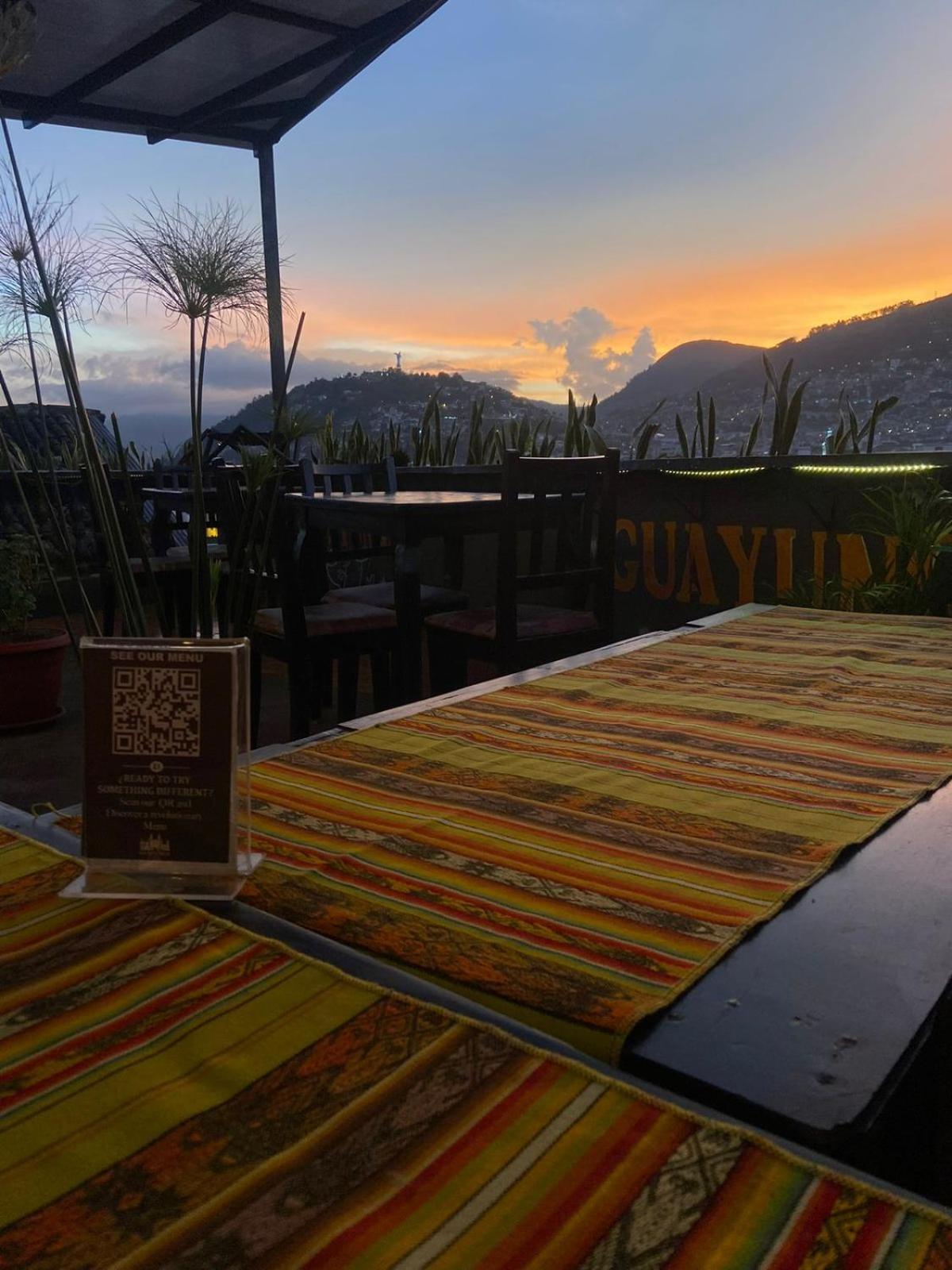 Hostal La Guayunga Rooftop Quito Ngoại thất bức ảnh